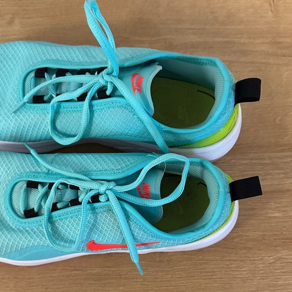 EUC Nike Air Max Motion 2 Aurora Green and Blue Sneakers - Picture 6 of 6